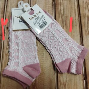 خرید انلاین جوراب صورتی زنانه