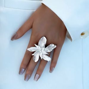 انگشتر فری سایز طرح گل - zivar_j - Angoshtar - 001