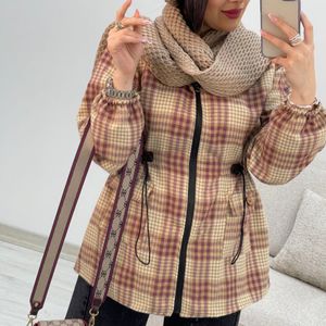 مشخصات پالتو زنانه طرح کمر گت موهر