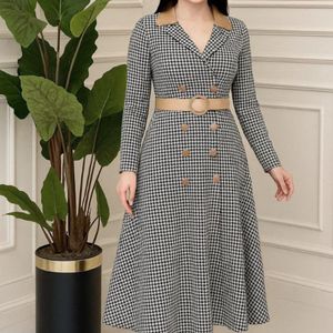 خرید انلاین مانتو زنانه طرح پاییزی