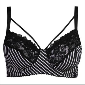 سوتین فنردار با طرح راه راه