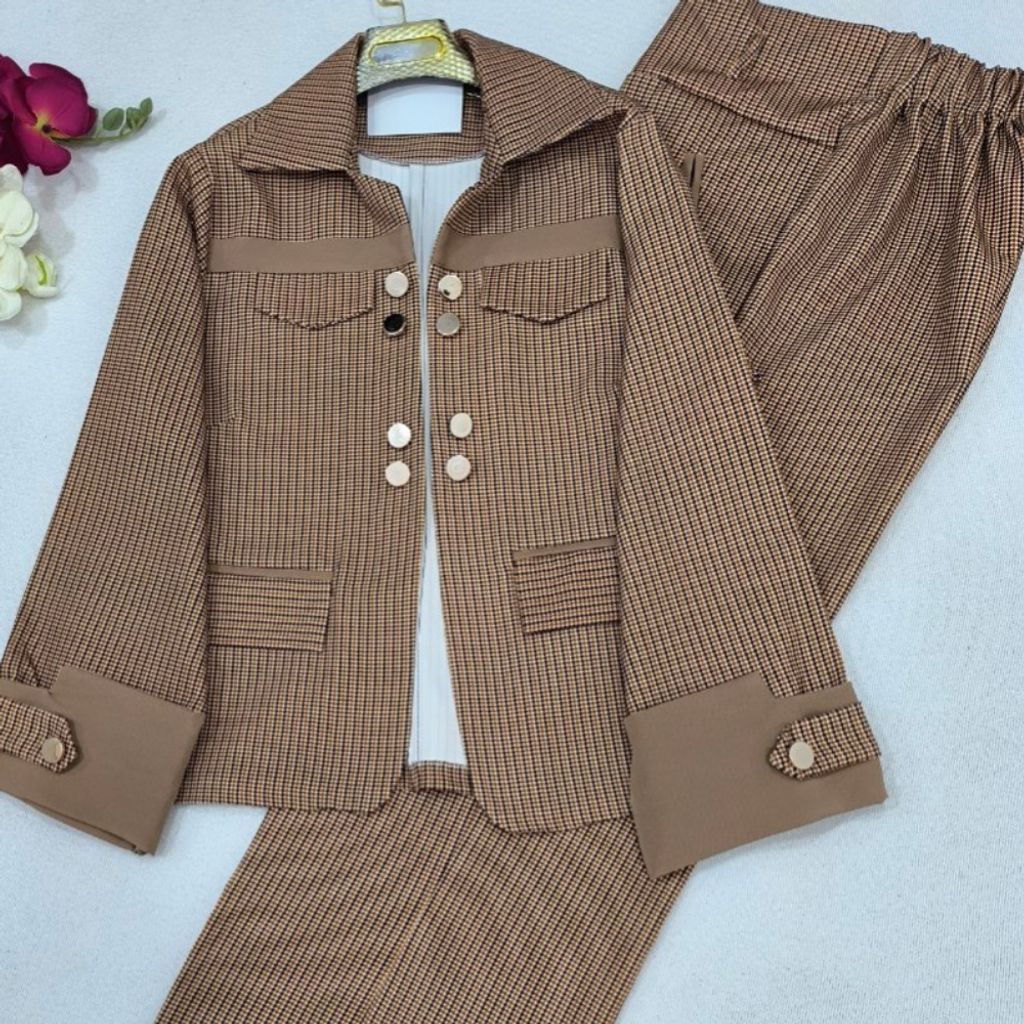 خرید اینترنتی کت و شلوار زنانه طرح راسپینا