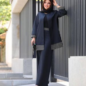 مشخصات کت شلوار پرنیا