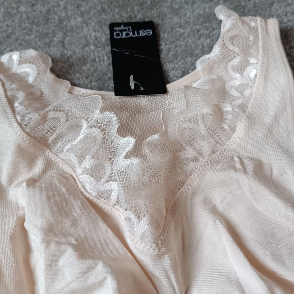 خرید اینترنتی تاپ گنی یقه دانتل برند اسمارا آلمان