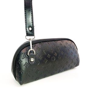 مشخصات کیف پاسپورتی پولی