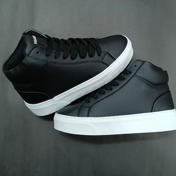 نیم بوت مردانه مشکی ضدآب pull and bear کیفیت بالا