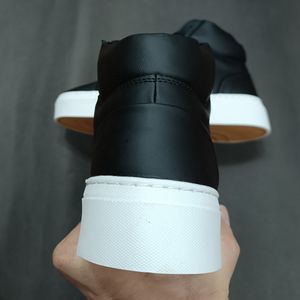 مشخصات نیم بوت مردانه مشکی ضدآب pull and bear کیفیت بالا