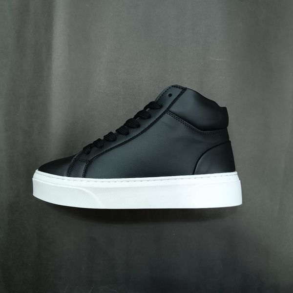 نیم بوت مردانه مشکی ضدآب pull and bear کیفیت بالا