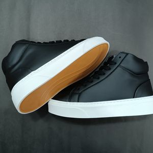 فروش اینترنتی نیم بوت مردانه مشکی ضدآب pull and bear کیفیت بالا