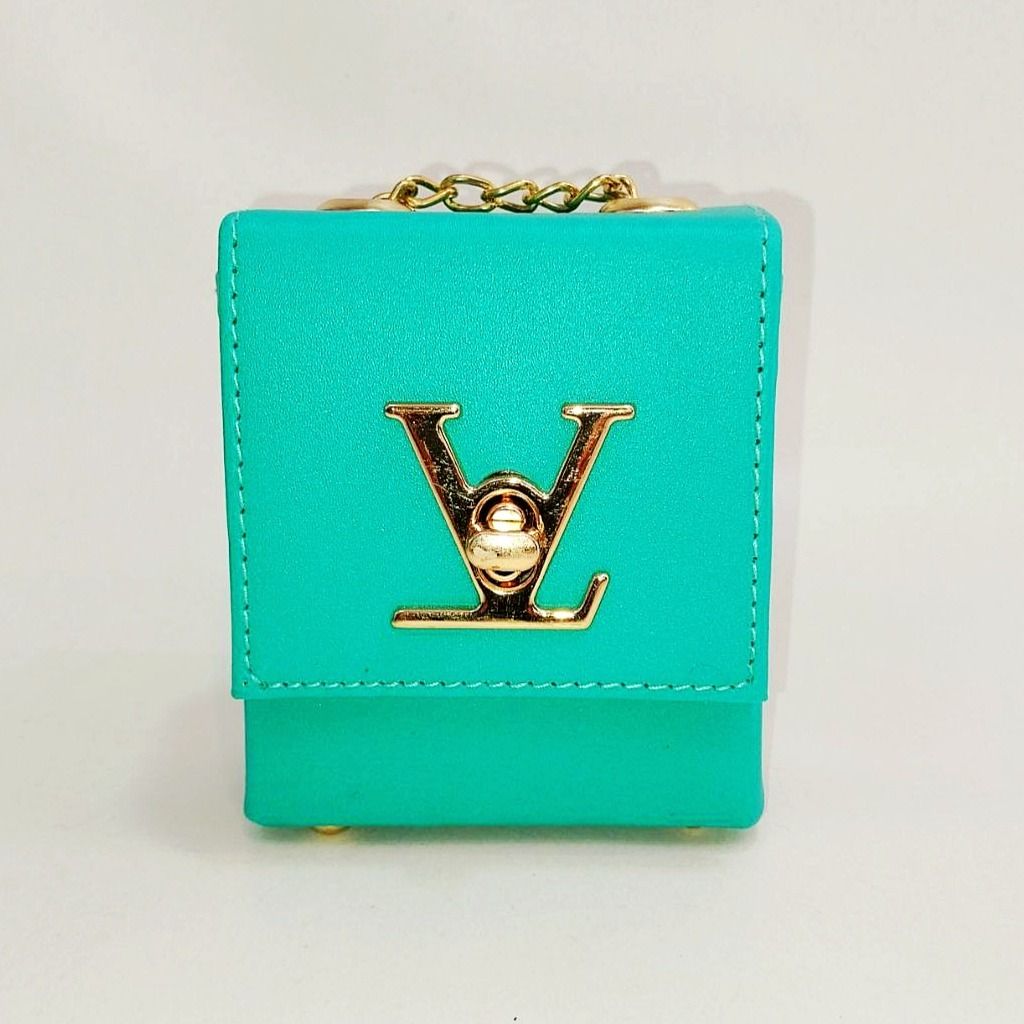 مشخصات کیف پاسپورتی مینی LV