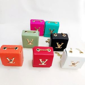 قیمت ارزان کیف پاسپورتی مینی LV