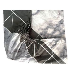 خرید اینترنتی ملحفه کشدار تک نفره طرح بونسا | روتختی کشدار طوسی تیره با روبالشی