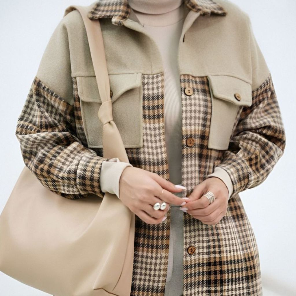 مشخصات پالتو زنانه طرح ترکیبی فوتر پشمی