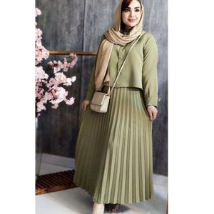 مشخصات کت و دامن زنانه مازراتی طرح شهره