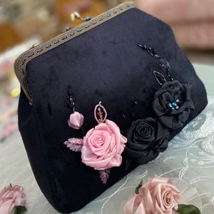 مشخصات کیف مجلسی رز صورتی