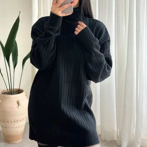 خرید انلاین بافت زنانه طرح یقه اسکی لاینی