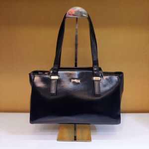 کیف زنانه مشکی چرمی