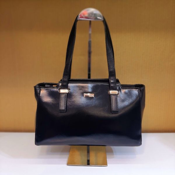 کیف زنانه مشکی چرمی