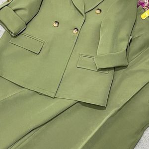 مشخصات کت شلوار گیتی