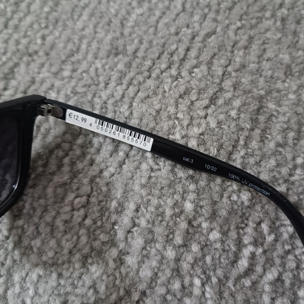 قیمت ارزان عینک آفتابی فریم مشکی اسپرت زنانه و مردانه آلمانی