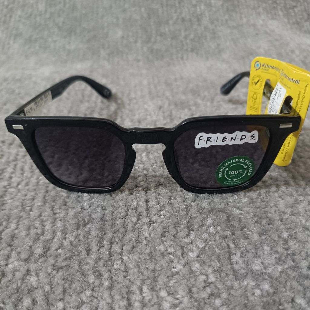 خرید آنلاین عینک آفتابی فریم مشکی اسپرت زنانه و مردانه آلمانی