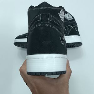 خرید اینترنتی کتونی مردانه جردن وودو مشکی ساقدار کیفیت بالا