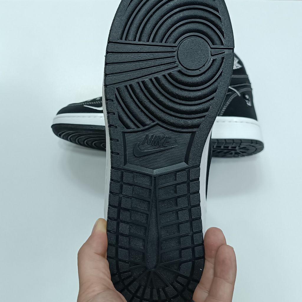 فروش اینترنتی کتونی مردانه جردن وودو مشکی ساقدار کیفیت بالا