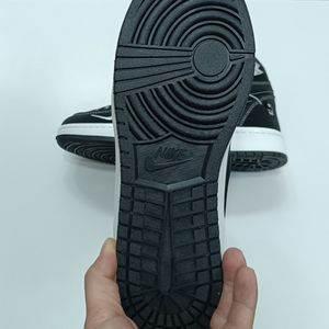 فروش اینترنتی کتونی مردانه جردن وودو مشکی ساقدار کیفیت بالا