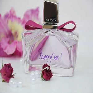 مشخصات ادو پرفیوم زنانه لنوین مدل Marry Me