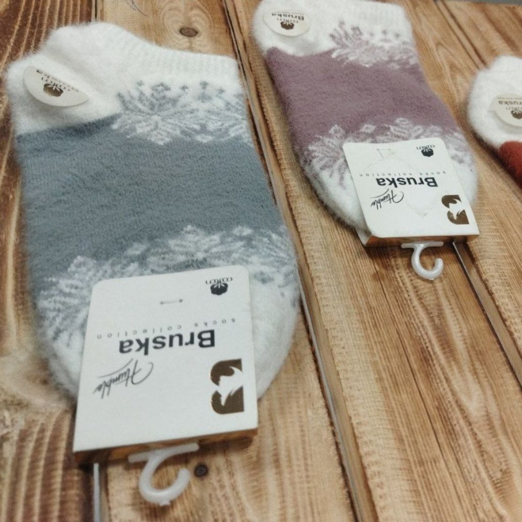 خرید انلاین جوراب یا پاپوش ضخیم گرم زنانه