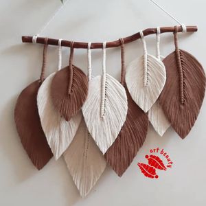 دیوارکوب برگ مکرومه طرح کوهستان