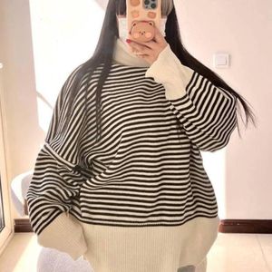 خرید انلاین بافت زنانه طرح لش وانوش