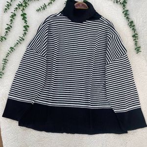 خرید اینترنتی بافت زنانه طرح لش وانوش