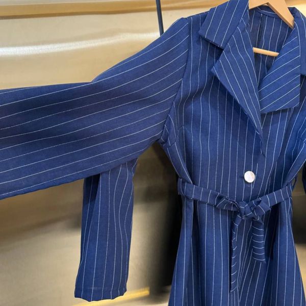 مانتو زنانه طرح آوا