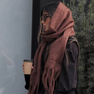 بیگ اسکارف قهوه ای پشمی