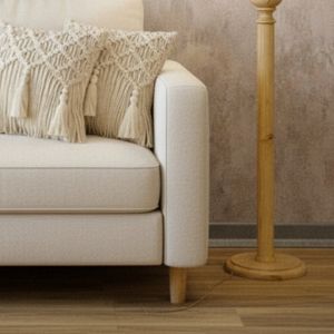 قیمت ارزان آباژور ایستاده کنار سالنی مینیمال چوبی