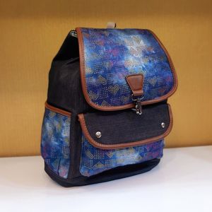 مشخصات کوله پشتی جین طرح قلب رنگی