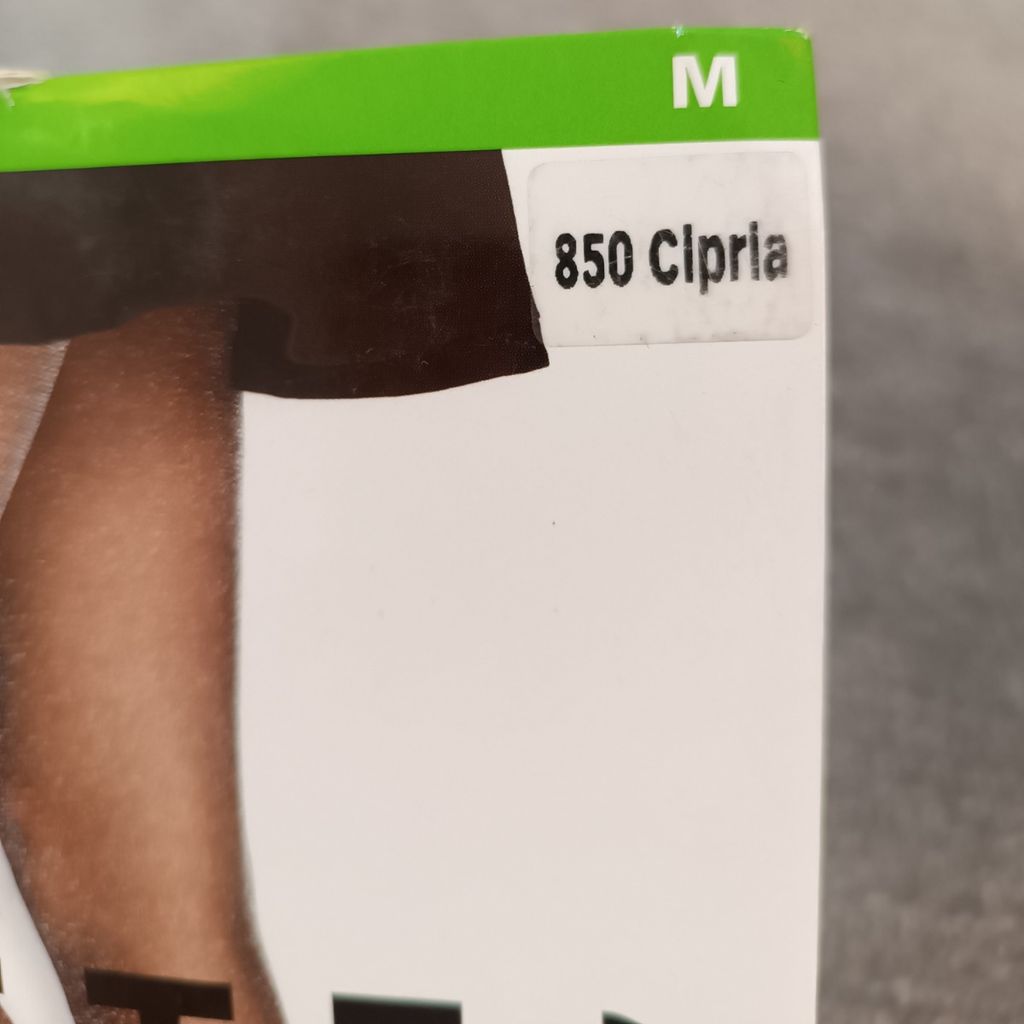 خرید انلاین جوراب شلواری شاین دار محصول ایتالیا رنگ پا