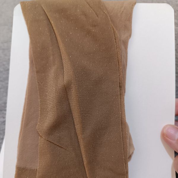 جوراب شلواری شاین دار محصول ایتالیا رنگ پا