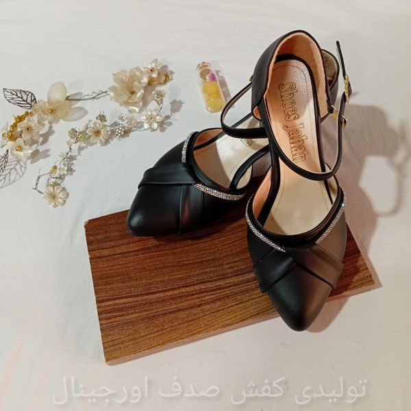 کفش مجلسی زنانه جلو بسته مدل عروسکی