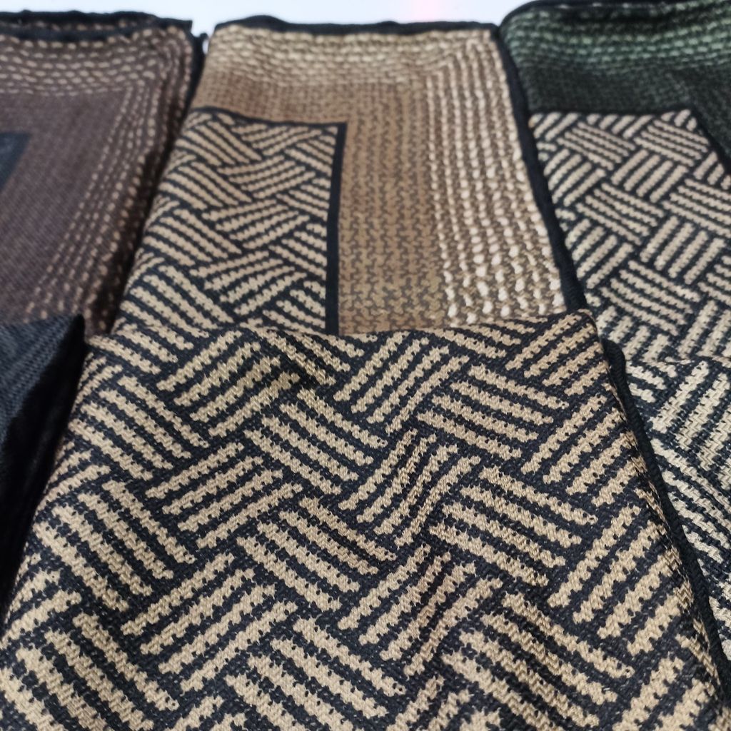 مشخصات روسری نخی دست دوز