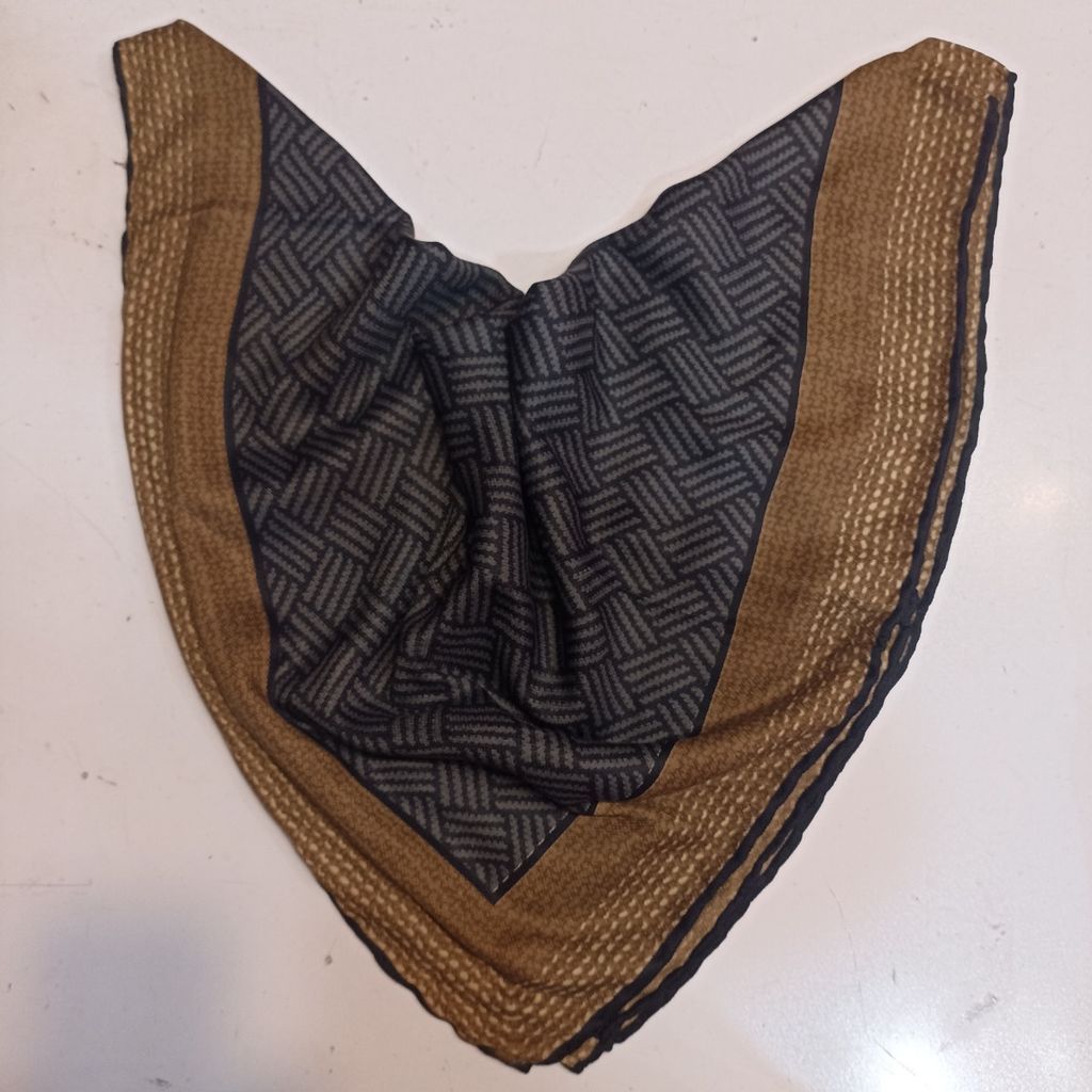 فروش اینترنتی روسری نخی دست دوز