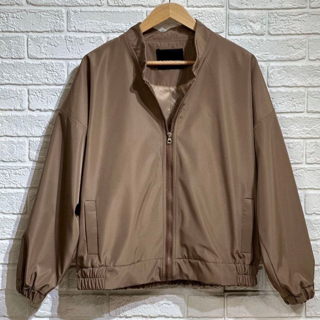 خرید انلاین بامبر سوپرسانتانا گرم بالا جکت ترند  ( آسترکشی  با آستر همرنگ)