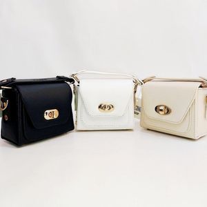 پاسپورتی مینی فندی