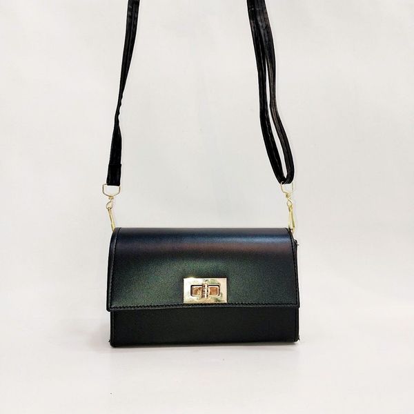 کیف پاسپورتی قفل کتابی