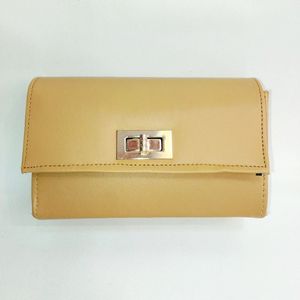 مشخصات کیف پاسپورتی قفل کتابی