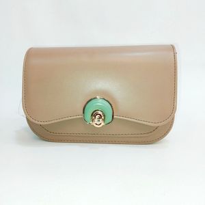 خرید اینترنتی کیف دوشی قفل نعلی