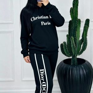 فروش اینترنتی ست زنانه ورزشی طرح کریستین