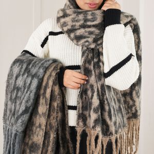 بیگ اسکارف پلنگی پاد