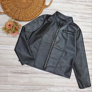 کت نیم تنه چرم جلوزیپ